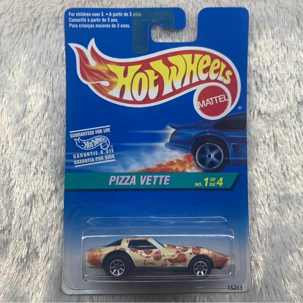 Hot Wheels Pizza Vette 1996 Vintage Collectible
15263